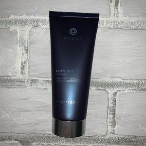 Monat Blow Out Cream